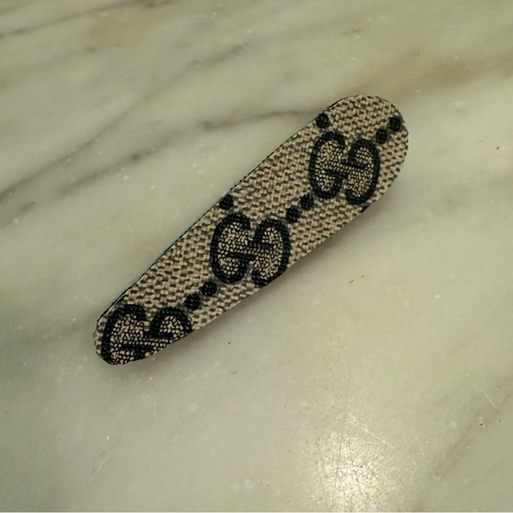 GG Navy and Cream Barrette